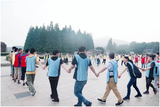 【2018年5月刊第八期】情獻大(dà)衆,志(zhì)淩雲端 【2018年5月刊第八期】情獻大(dà)衆,志(zhì)淩雲端