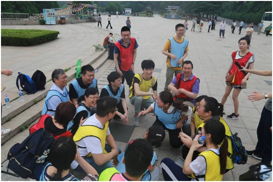 【2018年5月刊第八期】情獻大(dà)衆,志(zhì)淩雲端 【2018年5月刊第八期】情獻大(dà)衆,志(zhì)淩雲端