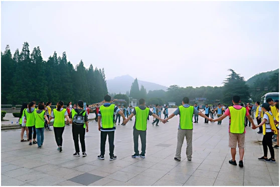 【2018年5月刊第八期】情獻大(dà)衆,志(zhì)淩雲端 【2018年5月刊第八期】情獻大(dà)衆,志(zhì)淩雲端